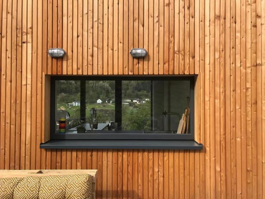 Eifelhausaufzeit-Vulkaneifel-Architekten-Chalet Mit Sauna Im Vulkankrater Immerath Exterior foto