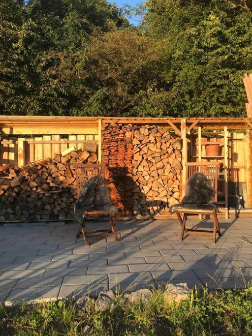 Eifelhausaufzeit-Vulkaneifel-Architekten-Chalet Mit Sauna Im Vulkankrater Immerath Exterior foto