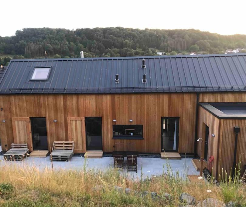 Eifelhausaufzeit-Vulkaneifel-Architekten-Chalet Mit Sauna Im Vulkankrater Immerath Exterior foto