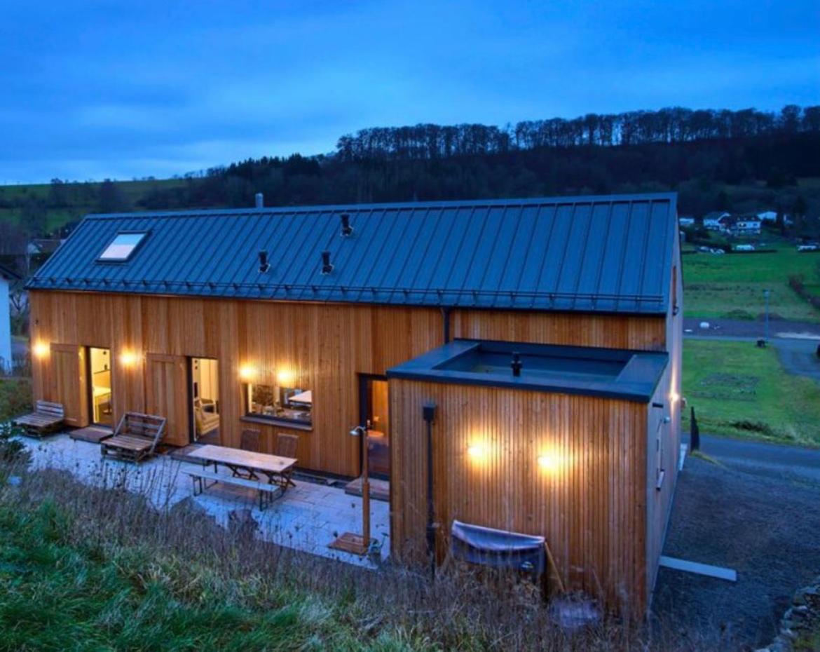Eifelhausaufzeit-Vulkaneifel-Architekten-Chalet Mit Sauna Im Vulkankrater Immerath Exterior foto